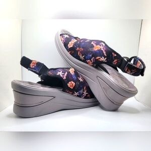 Bzees 10W Women's Viva Sandal Floral Wedge Heel Slip On Casual Comfy Summer